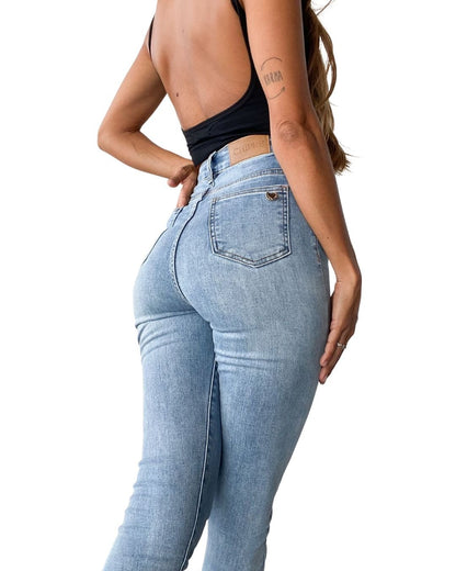 Dharma High-Rise Skinny Jean #FlatteringFit - Chipre Basic Denim